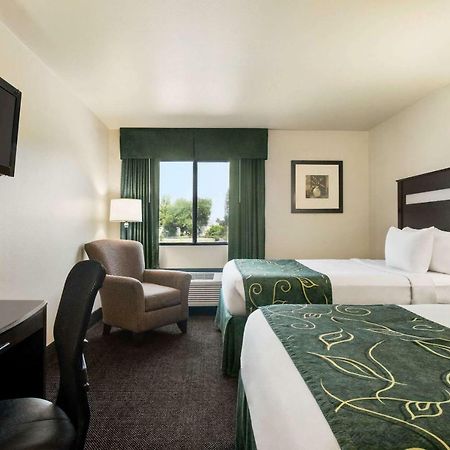 Baymont By Wyndham Glenwood Hotel Екстериор снимка