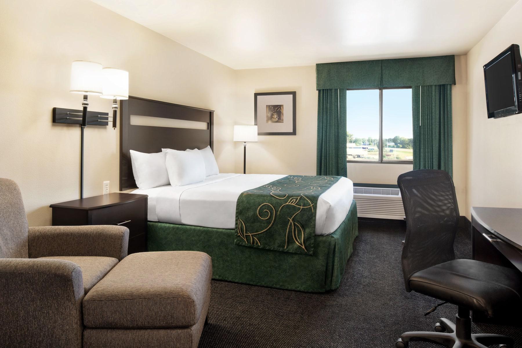 Baymont By Wyndham Glenwood Hotel Екстериор снимка