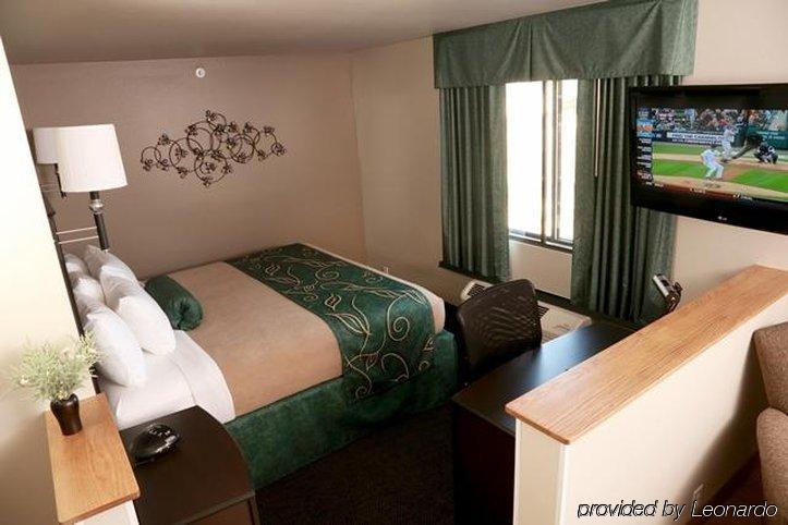 Baymont By Wyndham Glenwood Hotel Екстериор снимка