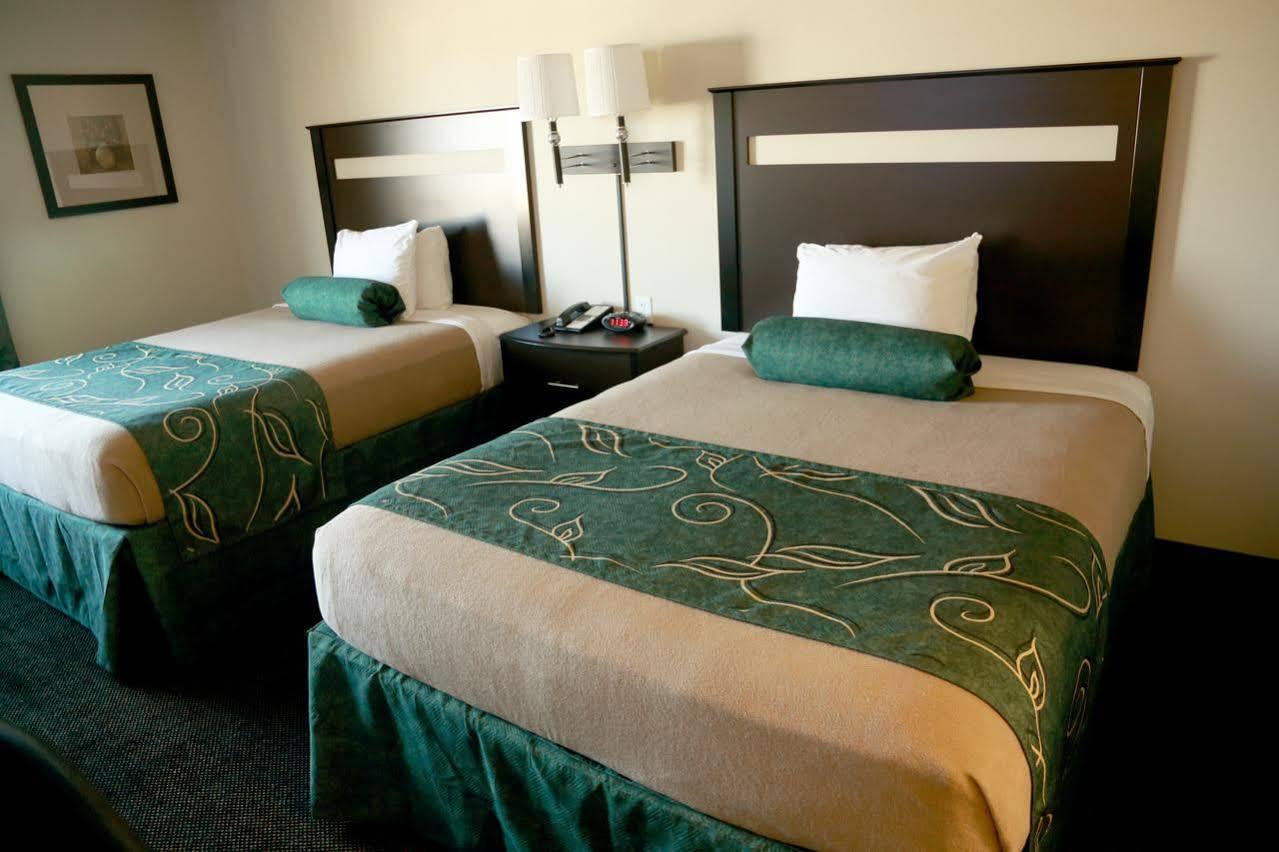 Baymont By Wyndham Glenwood Hotel Екстериор снимка