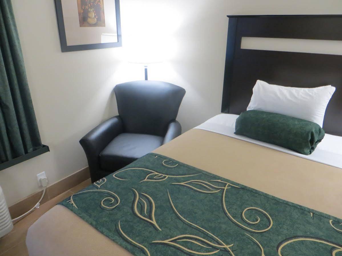 Baymont By Wyndham Glenwood Hotel Екстериор снимка