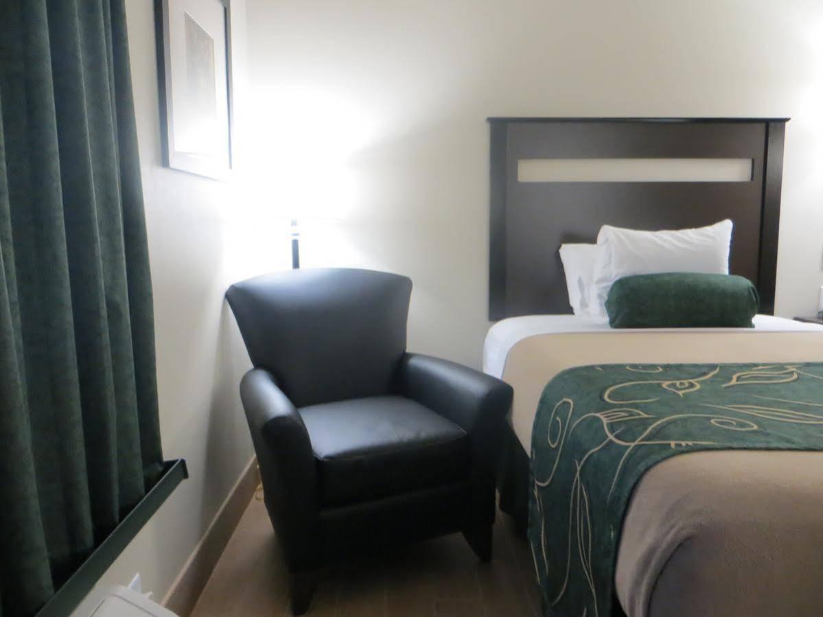 Baymont By Wyndham Glenwood Hotel Екстериор снимка