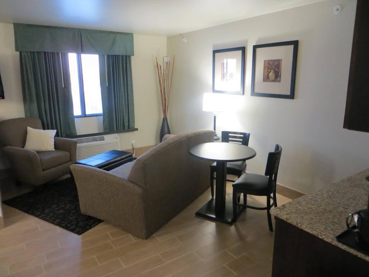Baymont By Wyndham Glenwood Hotel Екстериор снимка