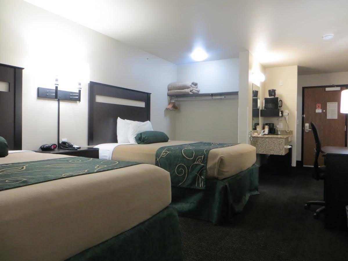Baymont By Wyndham Glenwood Hotel Екстериор снимка